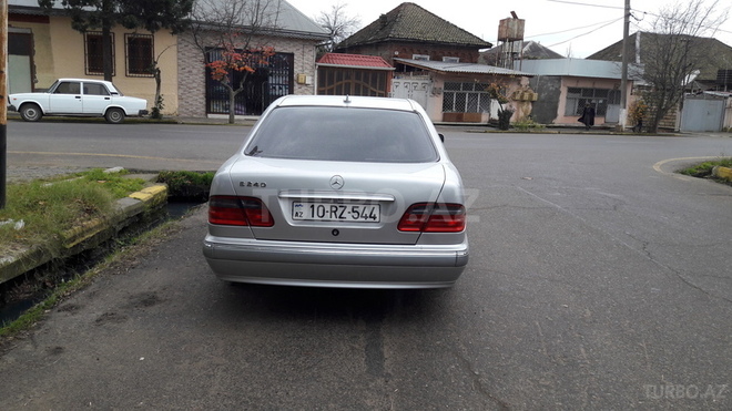 Mercedes E 240 2000, 307,000 km - 2.4 л - Lənkəran