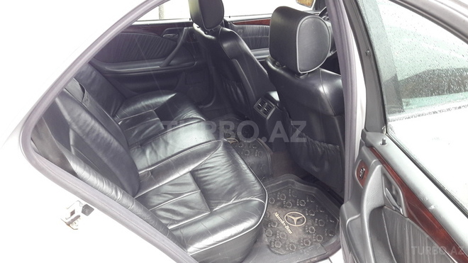 Mercedes E 240 2000, 307,000 km - 2.4 л - Lənkəran