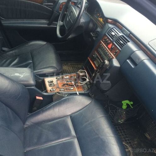 Mercedes E 300 1998, 300,000 km - 3.0 l - Bakı