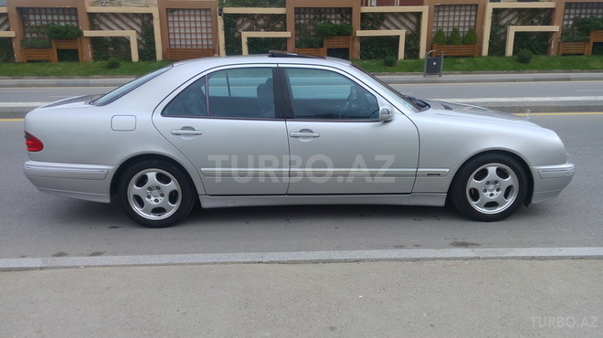 Mercedes E 240 2000, 180,000 km - 2.4 л - Bakı