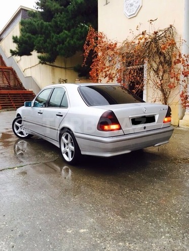 Mercedes C 220 2000, 385,000 km - 2.2 l - Bakı
