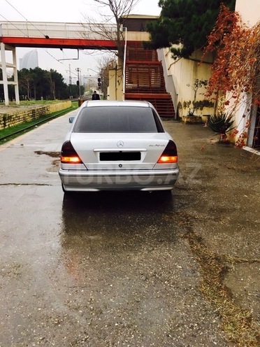Mercedes C 220 2000, 385,000 km - 2.2 l - Bakı