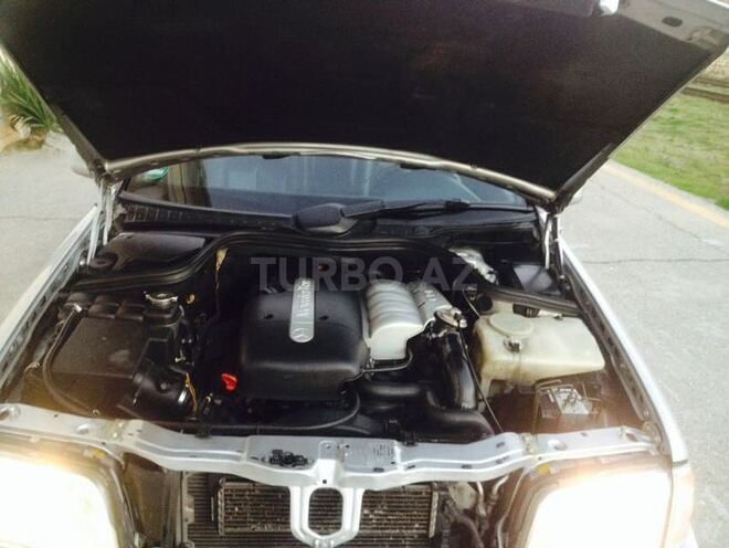 Mercedes C 220 2000, 380,000 km - 2.2 l - Bakı