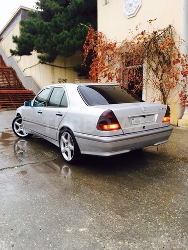 Mercedes C 220 2000, 380,000 km - 2.2 l - Bakı