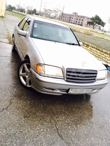 Mercedes C 220 2000, 380,000 km - 2.2 l - Bakı
