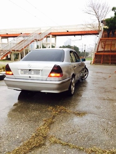 Mercedes C 220 2000, 380,000 km - 2.2 l - Bakı