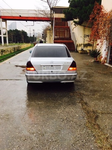 Mercedes C 220 2000, 380,000 km - 2.2 l - Bakı