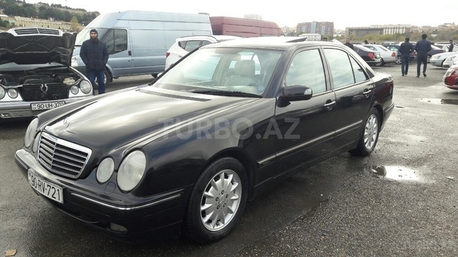 Mercedes E 220 2000, 308,000 km - 2.2 л - Bakı