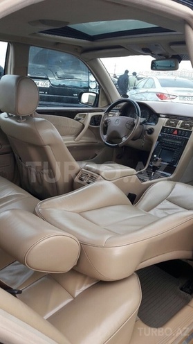 Mercedes E 220 2000, 308,000 km - 2.2 л - Bakı