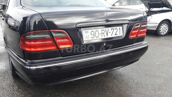 Mercedes E 220 2000, 308,000 km - 2.2 л - Bakı