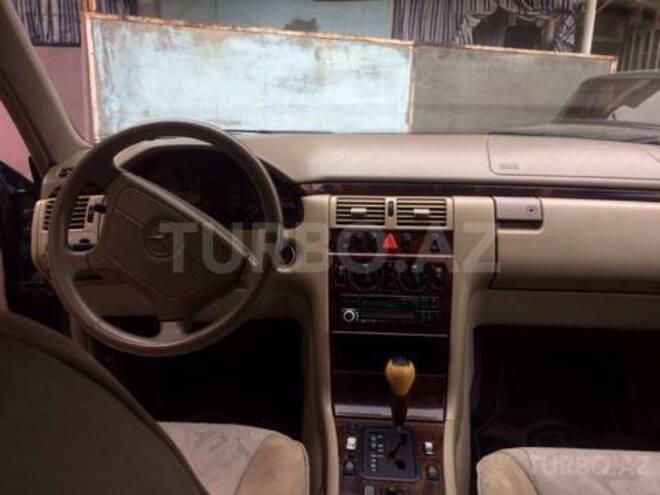 Mercedes E 200 1998, 300,000 km - 0.2 l - Gəncə