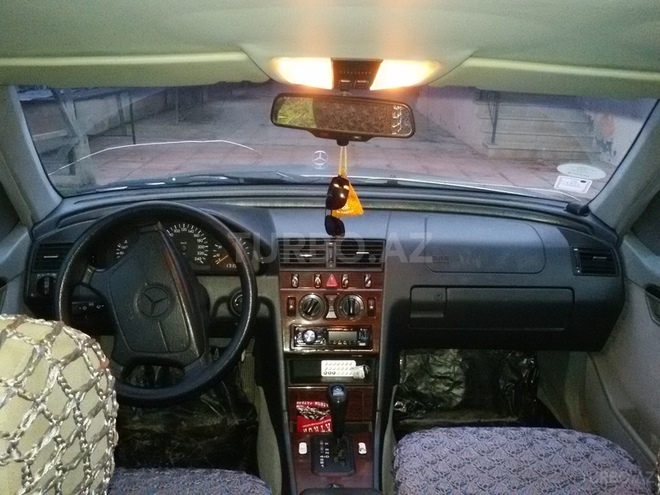 Mercedes C 180 1997, 300,000 km - 1.8 l - Füzuli