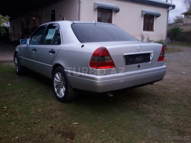 Mercedes C 180 1997, 300,000 km - 1.8 l - Füzuli