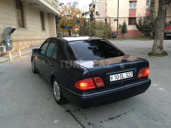 Mercedes E 230 1997, 265,000 km - 2.3 l - Bakı