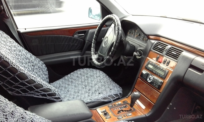 Mercedes E 220 1998, 380,000 km - 2.2 l - Sumqayıt