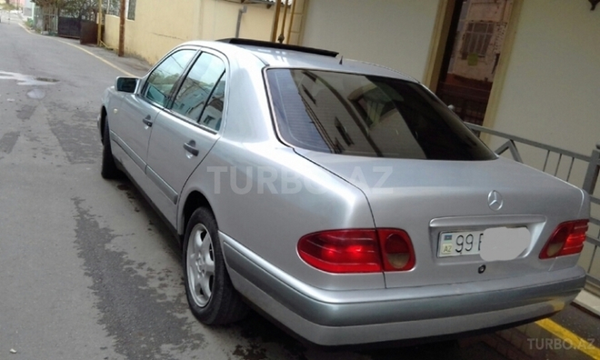 Mercedes E 220 1998, 380,000 km - 2.2 l - Sumqayıt