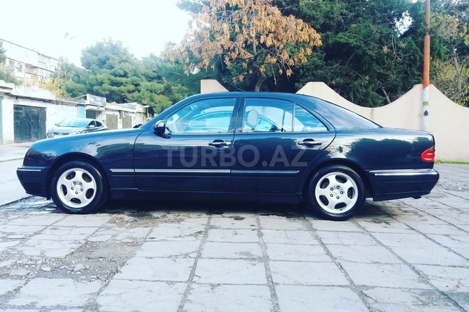 Mercedes E 280 2000, 236,000 km - 2.8 l - Bakı