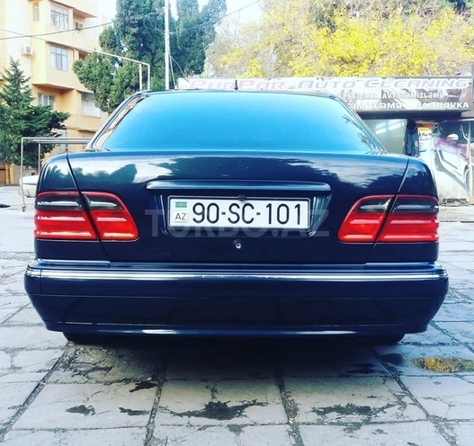 Mercedes E 280 2000, 236,000 km - 2.8 l - Bakı