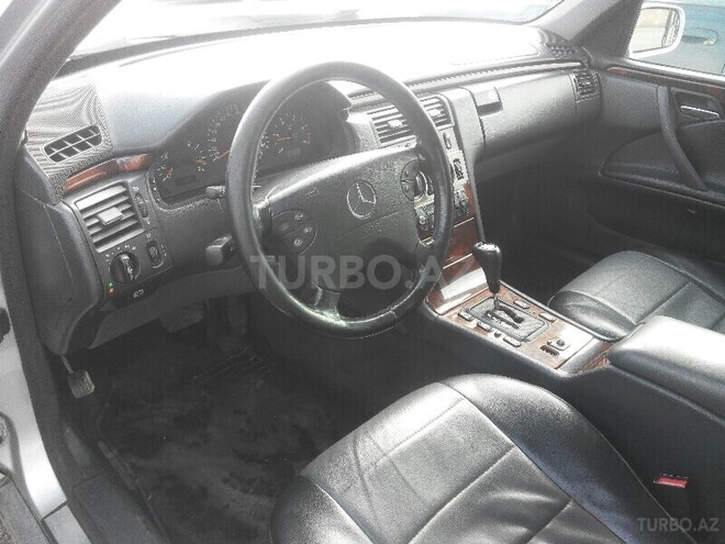 Mercedes E 270 2000, 321,000 km - 2.7 л - Bakı