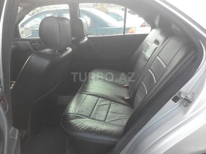 Mercedes E 270 2000, 321,000 km - 2.7 л - Bakı