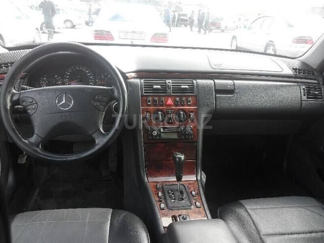 Mercedes E 270 2000, 321,000 km - 2.7 л - Bakı