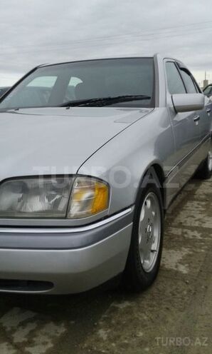 Mercedes C 220 1996, 265,000 km - 2.2 l - Sumqayıt