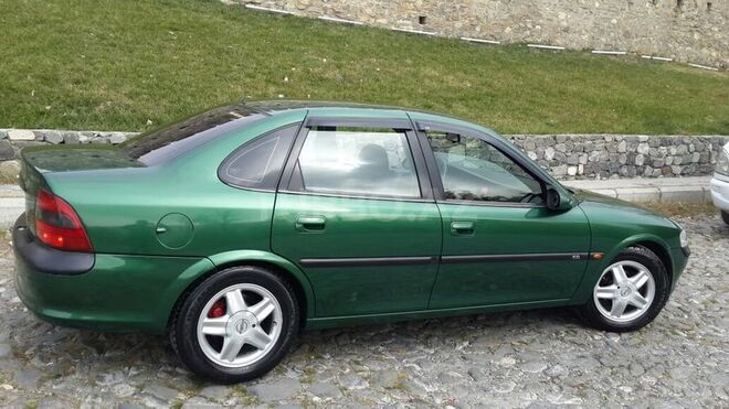Opel Vectra 1997, 270,000 km - 2.0 l - Şəki
