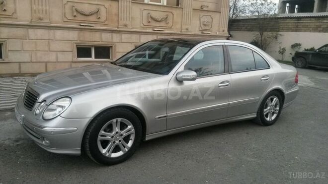 Mercedes E 240 2002, 261,000 km - 2.6 l - Bakı
