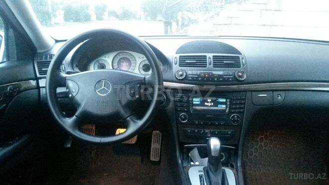 Mercedes E 240 2002, 261,000 km - 2.6 l - Bakı