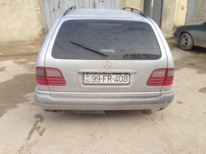 Mercedes E 230 1999, 210,000 km - 2.3 l - Bakı