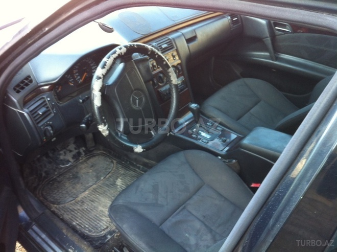 Mercedes E 280 1997, 225,000 km - 0.2 l - Bakı