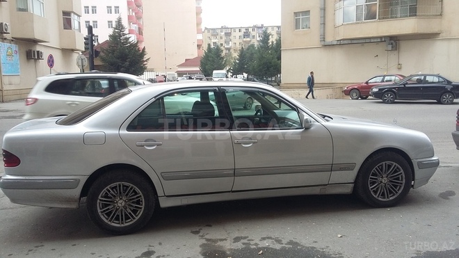 Mercedes E 270 2000, 344,000 km - 2.7 l - Bakı