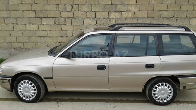 Opel Astra 1996, 280,000 km - 1.6 л - Bakı