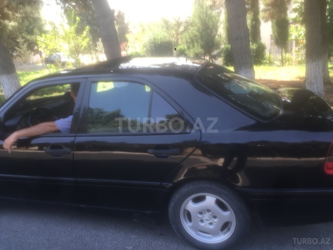 Mercedes C 230 1997, 256,000 km - 2.3 л - Bakı