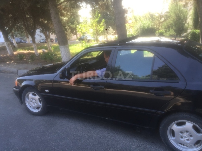 Mercedes C 230 1997, 256,000 km - 2.3 л - Bakı