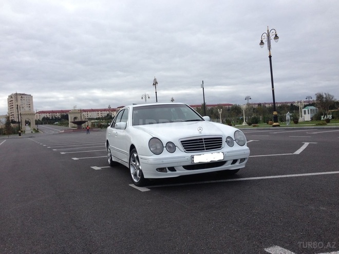 Mercedes E 280 2000, 232,148 km - 2.8 l - Sumqayıt