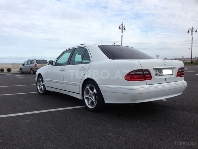 Mercedes E 280 2000, 232,148 km - 2.8 l - Sumqayıt