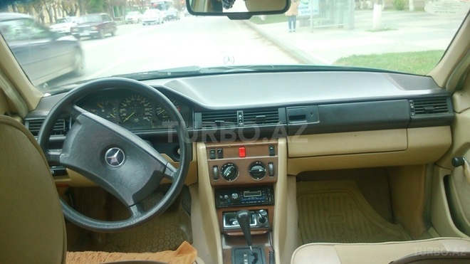 Mercedes E 260 1990, 250,000 km - 2.6 l - Sumqayıt
