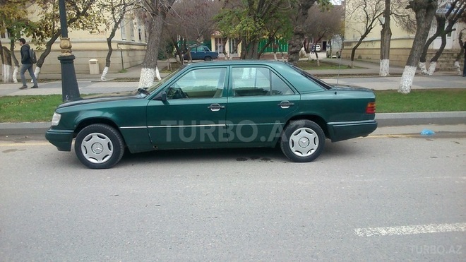 Mercedes E 260 1990, 250,000 km - 2.6 l - Sumqayıt