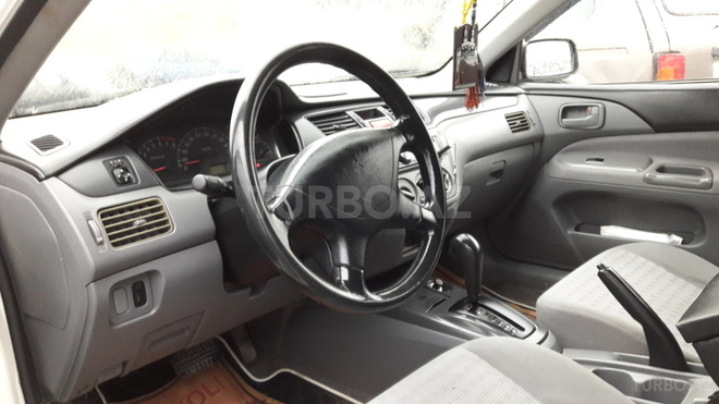 Mitsubishi Lancer 2004, 315,000 km - 1.3 л - Bakı