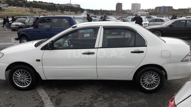 Mitsubishi Lancer 2004, 315,000 km - 1.3 л - Bakı