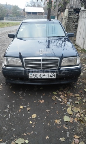Mercedes B 180 1996, 43,000 km - 1.8 l - Zaqatala