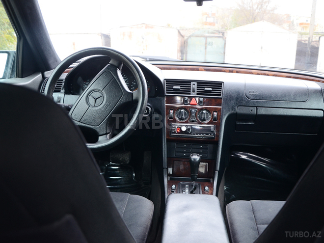 Mercedes C 230 1997, 330,945 km - 2.3 l - Sumqayıt