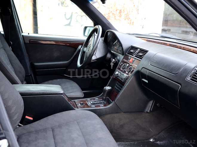 Mercedes C 230 1997, 330,945 km - 2.3 l - Sumqayıt