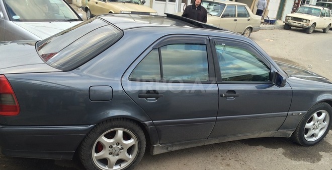 Mercedes C 180 1995, 255,000 km - 1.8 l - Bakı