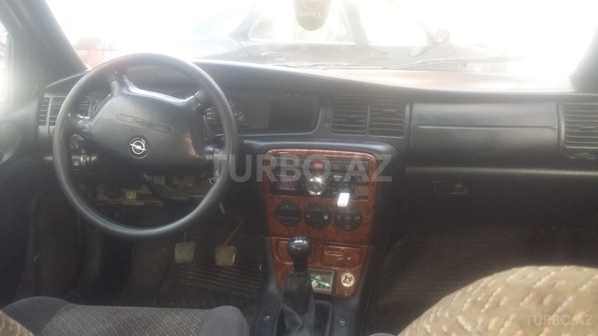 Opel Vectra 1997, 243,000 km - 1.8 л - Bakı