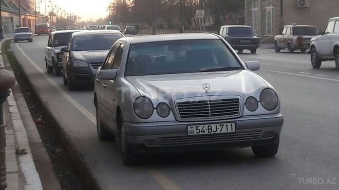 Mercedes E 220 1996, 360,000 km - 2.2 l - Sabirabad