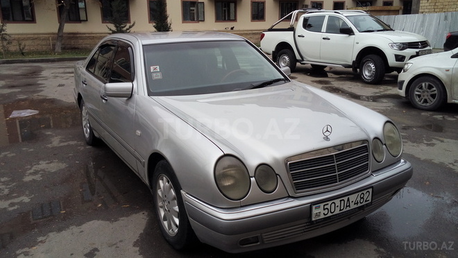 Mercedes E 220 1999, 220,000 km - 2.2 l - Sumqayıt