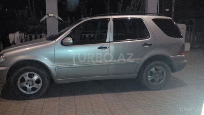 Mercedes ML 320 2002, 200,000 km - 3.2 l - Masallı