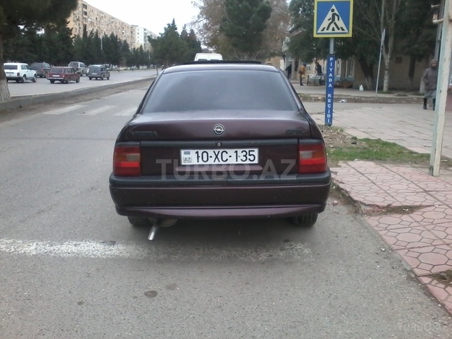 Opel Vectra 1993, 186,000 km - 1.6 l - Sumqayıt